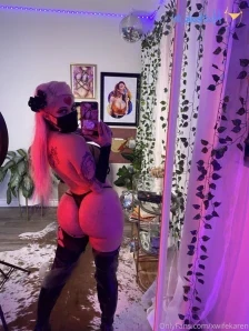 Xwifekaren - New BG out today with the super sexy flightlifexxx