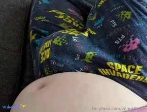 Voreisillegal - Pretty nice to laze around the house in this kind a