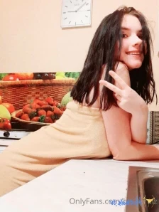 Bella_ruiz - CUTE GIRL Horny virgin cute laylacute loves riding cock