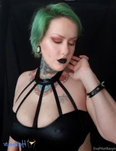 Evapilotravyn - Would you help me untie this