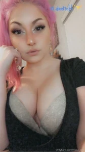 Rissa_xriri - Happy hump day y all Looking forward to Thirsty Thursday