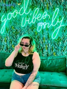 Danidezzifree - do you like my shirt