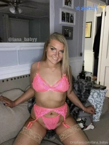 Lana_babyy - I need you on this couch with me