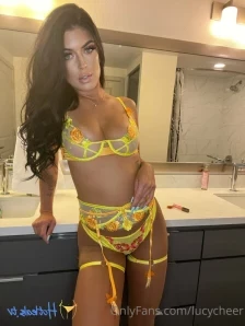 Lucymomma - EXPERIENCE MY EARTH-SHATTERING ORGASMS WATCH ME CUM OVER