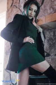 Veenacos - LOL before and after cosplay