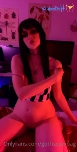 Gothscumbag - swipe for some nipple clamp action part 4