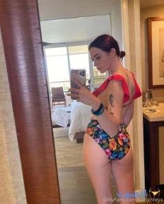 Babyzoeyx - I need a place to sit know any good spots