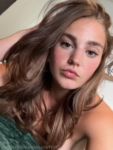 Katiecarlyle18 - 19yo college girl made her page free today