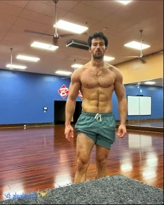 Lexrio3 - Who wants to lick the sweat off