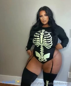 Ashbovaxo - Check your DMs for a naughty surprise