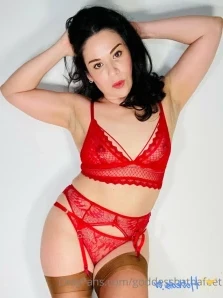 Goddesshathaespanola - I love you all my boobs feet and all