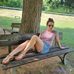 Goddesshathaespanola - Stripping Nylons