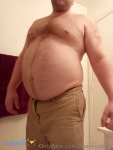 Chonkygains - He s almost completely swallowed up Just gotta keep