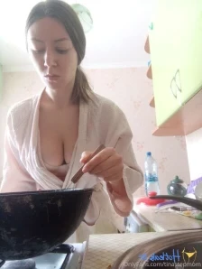 Tinastepmom - Do u like my curves