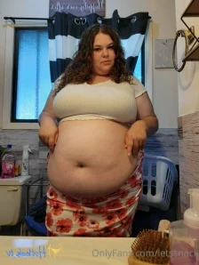 Letssnack - Belly play with hubs