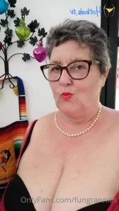 Fungrannies - Sue oliver is teasing you with her sexy mature legs I