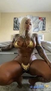 Rahkigiovanni - TOES ONLY amp ASS LOVERS PUT ME IN UR MOUTH