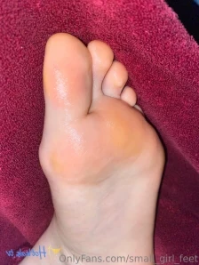 Small_girl_feet - They are sooo useful