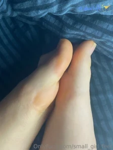Small_girl_feet - Sweaty toes for you darling