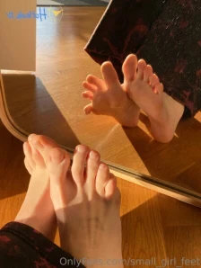 Small_girl_feet - Cmon darling clean it as you should