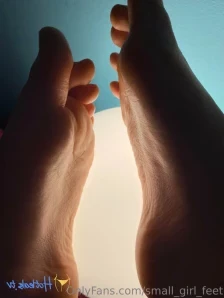 Small_girl_feet - O M G 4 17 minute long video of me dripping his cum