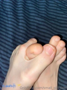 Small_girl_feet - Ready for you to clean them