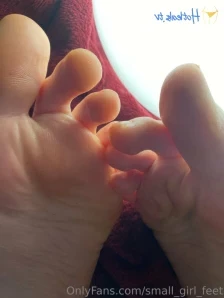 Small_girl_feet - I can t stop sucking my own toe