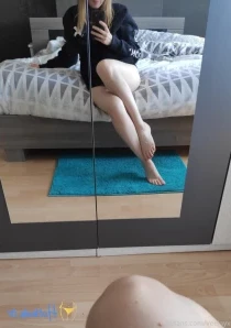 Veejayx - In desperate need of some toe worshipping Who volunteers