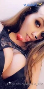 Lizzie_lust - Follow me on Twitter LizzieLust_