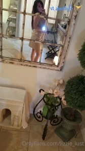 Lizzie_lust - Working extra hard to get on the naughty list