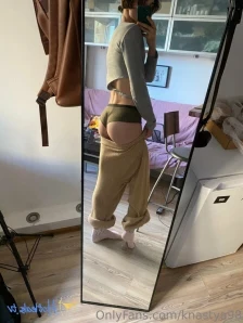 Ashamok - I slowly take off my pants