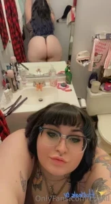 Cowlil - Dressing room fun