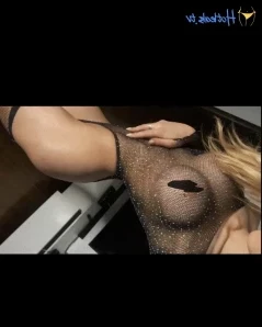 Emma_land - sexy football player alert