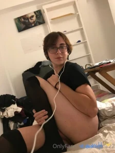 Felizzia22 - Well i wanted my first vid to be smth naughty and to have