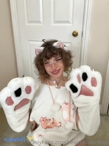 Realmkittenfree - only 2 days left to claim ur sale spot on