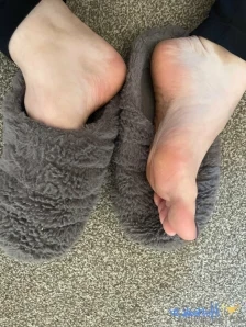 Lolamaebaby - Toes up close