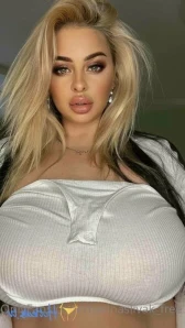 Juicyblonde_free - Am I so hot today do I want to take off my panties