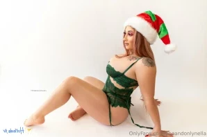 Oneandonlynella2 - If I was at ur house taking pictures like this what