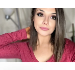carlyhutchins
