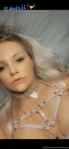 Xravebae - Here s more OR go subscribe to the premium and get