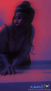 Cynnbee - Found my self alone and spent my time playing with stress