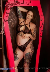 Suicidekittenxxx - Hey loves I m back After a 2-year break I m