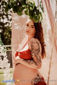 Suicidekittenxxx - Hey loves I m back After a 2-year break I m part 2