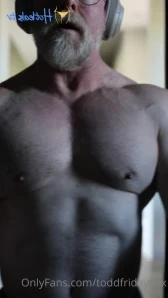 Toddfridayflex - Back in black and white