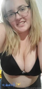 Mommaof - When you find that perfect lip shade who wants to see it