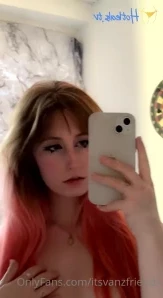 Itsaprilfriend - My ass is too big for my pants