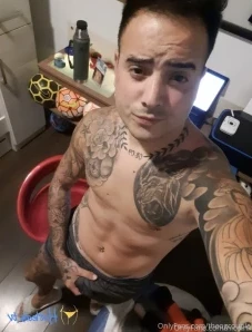 Theonlyogbenji - Nothing wrong with showing a lil booty right part 2