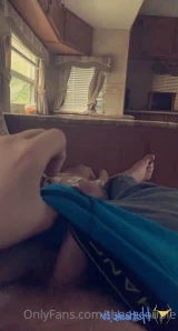 Theonlyogbenji - Nothing wrong with showing a lil booty right part 2