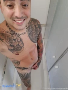 Theonlyogbenji - Nothing wrong with showing a lil booty right part 3