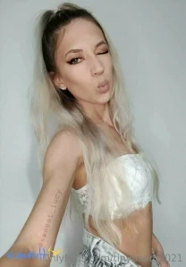 Tinypeach2021 - Stream started at 09 22 2024 12 13 am